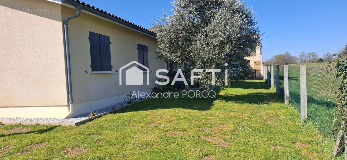 Maison 144 m² à Bayas  - photo 2