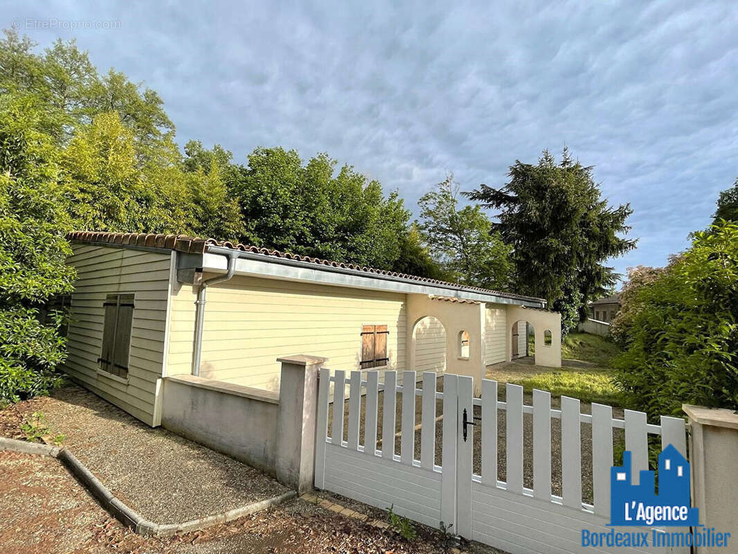 Maison à CAMBLANES-ET-MEYNAC