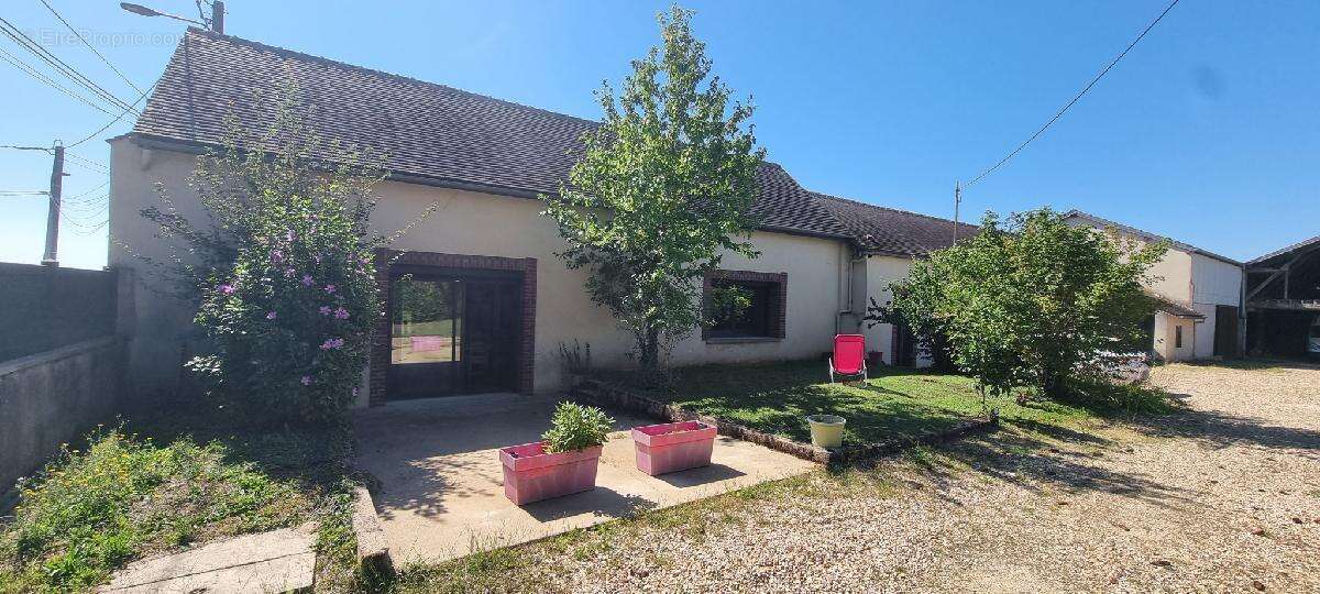 Maison à PONT-SUR-YONNE