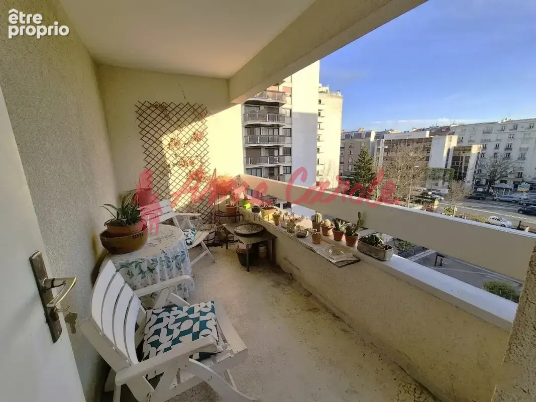 Appartement familiale de 93 m2 en dernier étage ! - photo 2