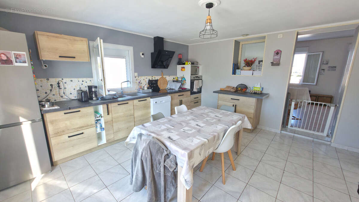 Grande maison familiale d'environ 135m² avec vie de plain-pied, jardin et piscine en campagne de Trignac - photo 3