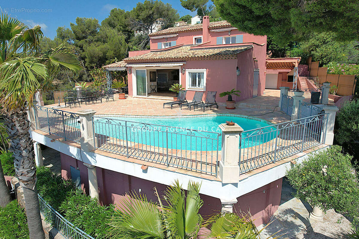 Maison à LES ISSAMBRES