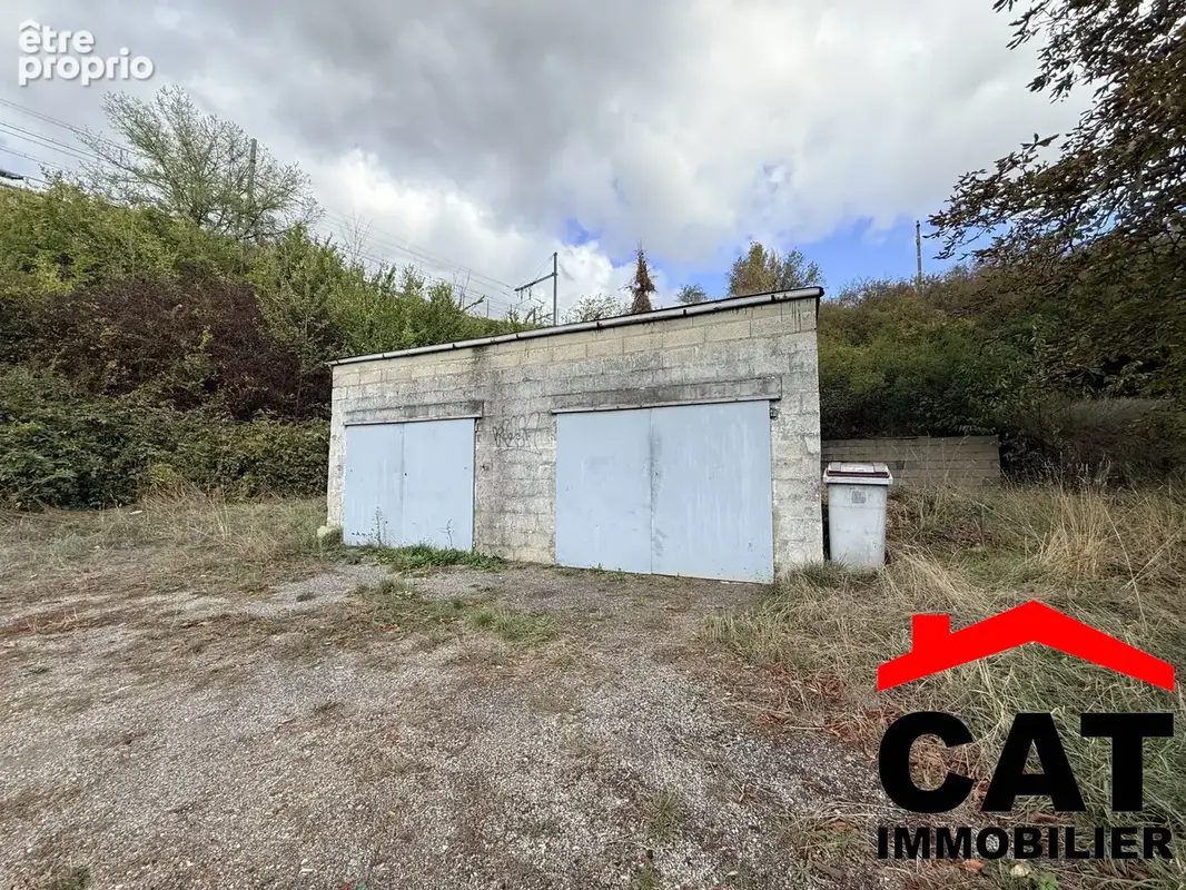 Parking à vendre à Saint-Mammes (77670) - photo 1