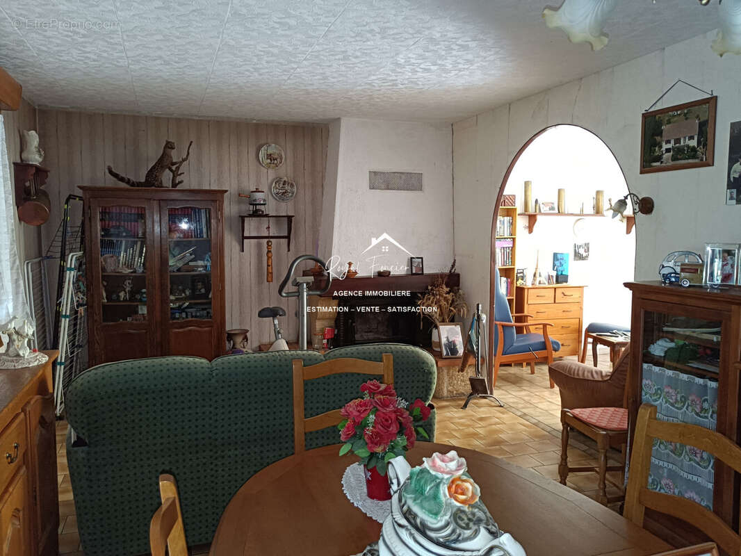 Maison à DANGE-SAINT-ROMAIN