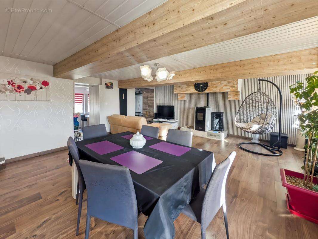 Maison à PERRIERS-EN-BEAUFICEL