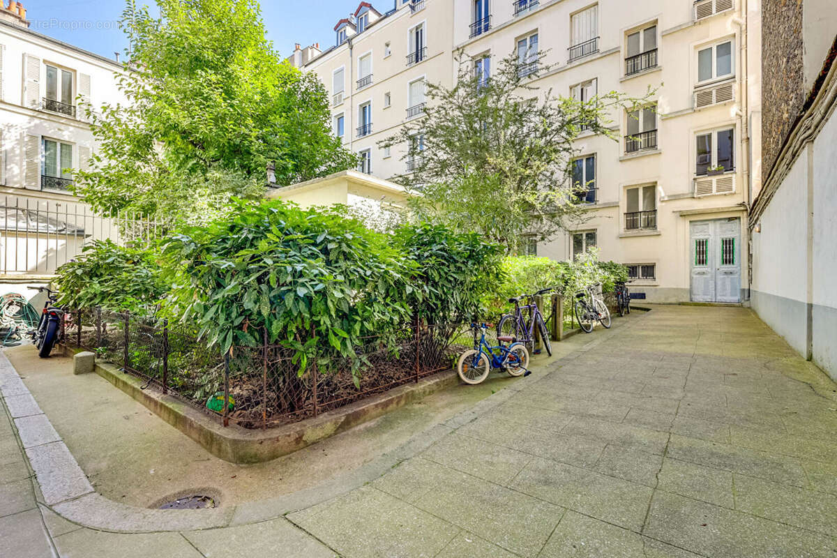Appartement à PARIS-14E