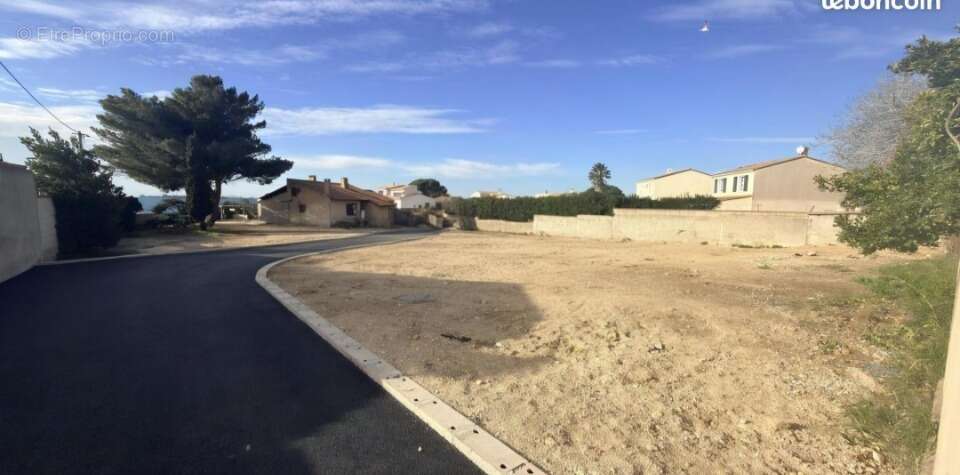 Terrain 300 m² à Port-De-Bouc  - photo 2