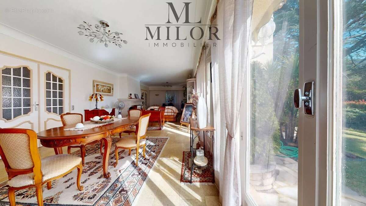 Villa - piscine - jardin 2000m2 - photo 9