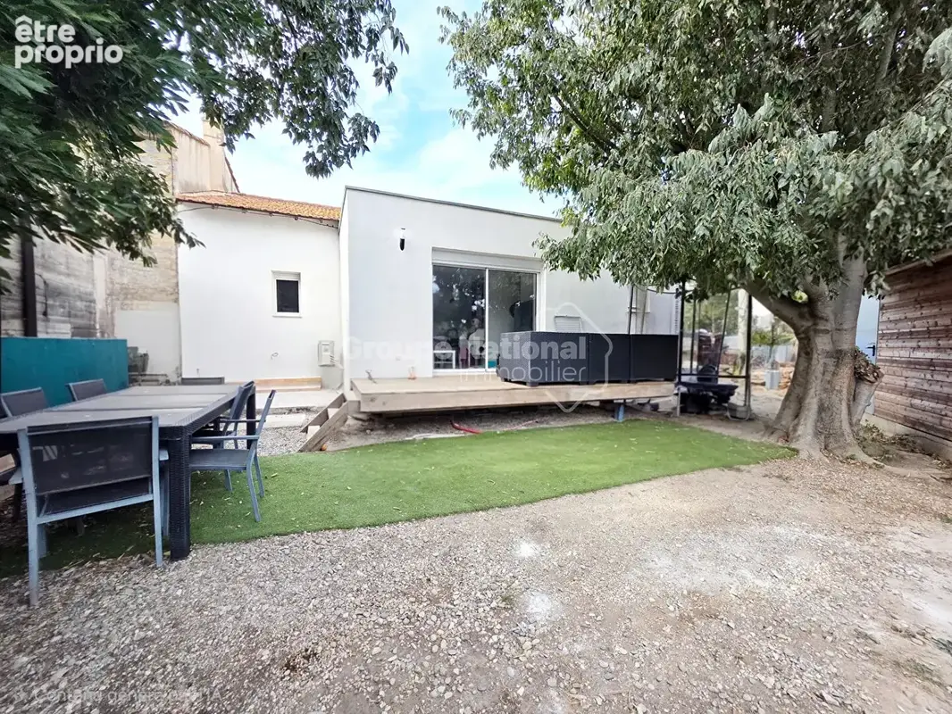 Maison de plain-pied rénovée,  80 m² , Miramas (13140) - photo 3