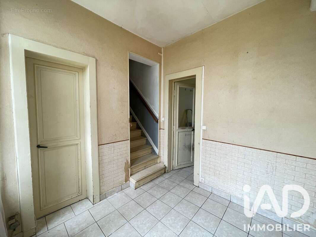 Maison 84 m² à Villeneuve-La-Guyard  - photo 6