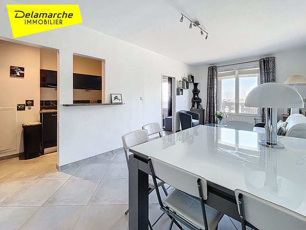 Appartement à DONVILLE-LES-BAINS