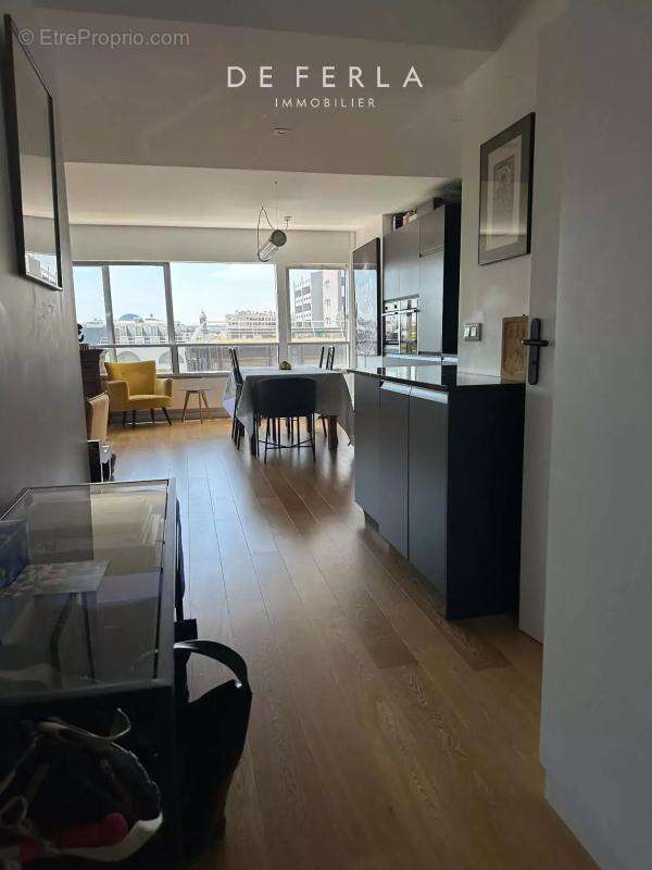 Appartement à PARIS-15E