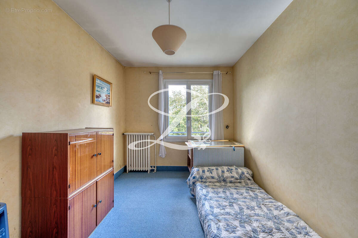 Maison à LE MESNIL-LE-ROI