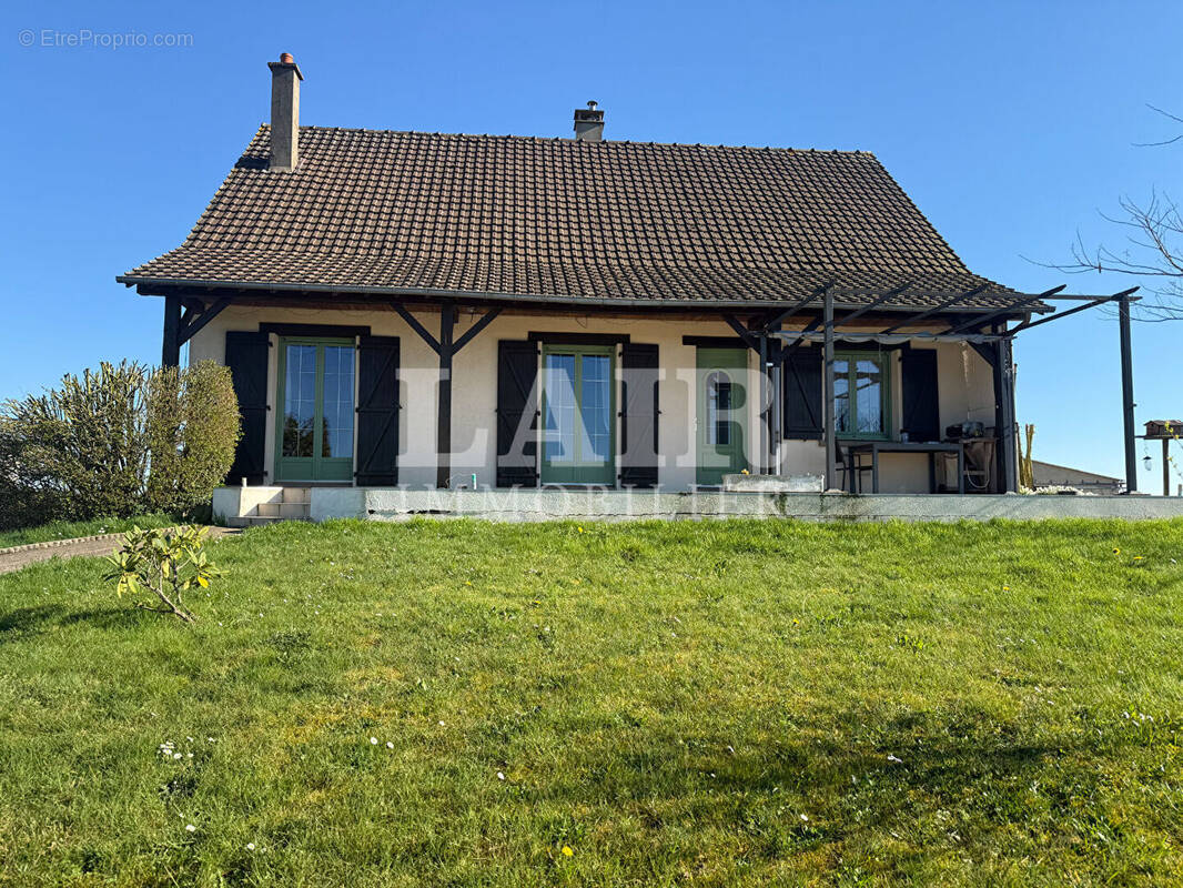Maison à FRESNAY-SUR-SARTHE
