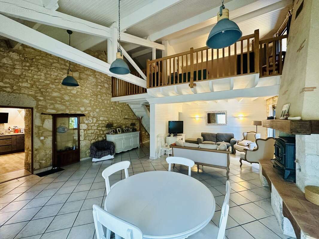 Maison à EYMET