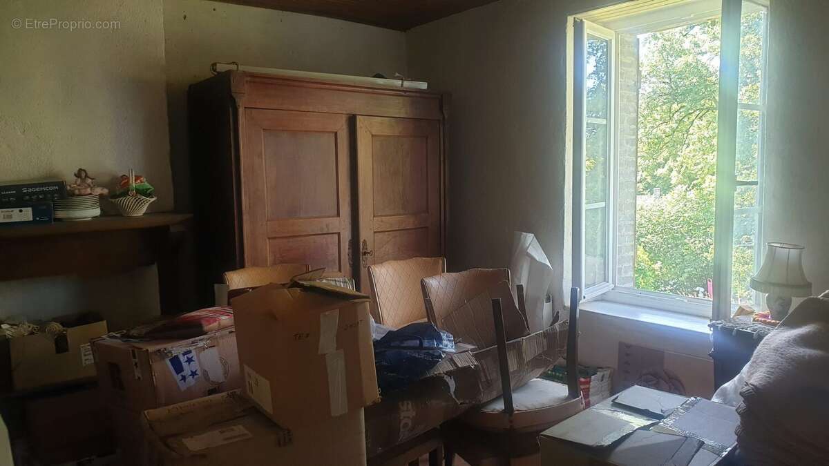 Maison à PEYRAT-LE-CHATEAU