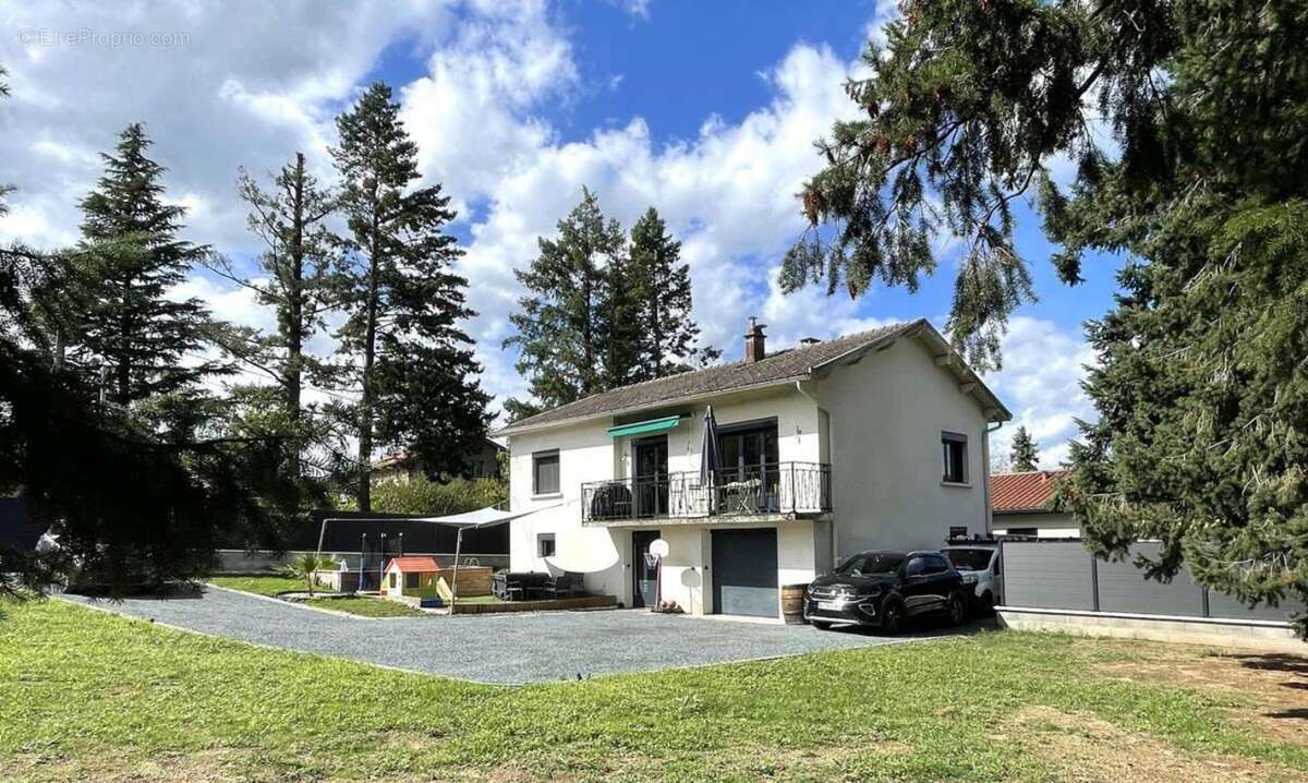 Maison à GREZIEU-LA-VARENNE