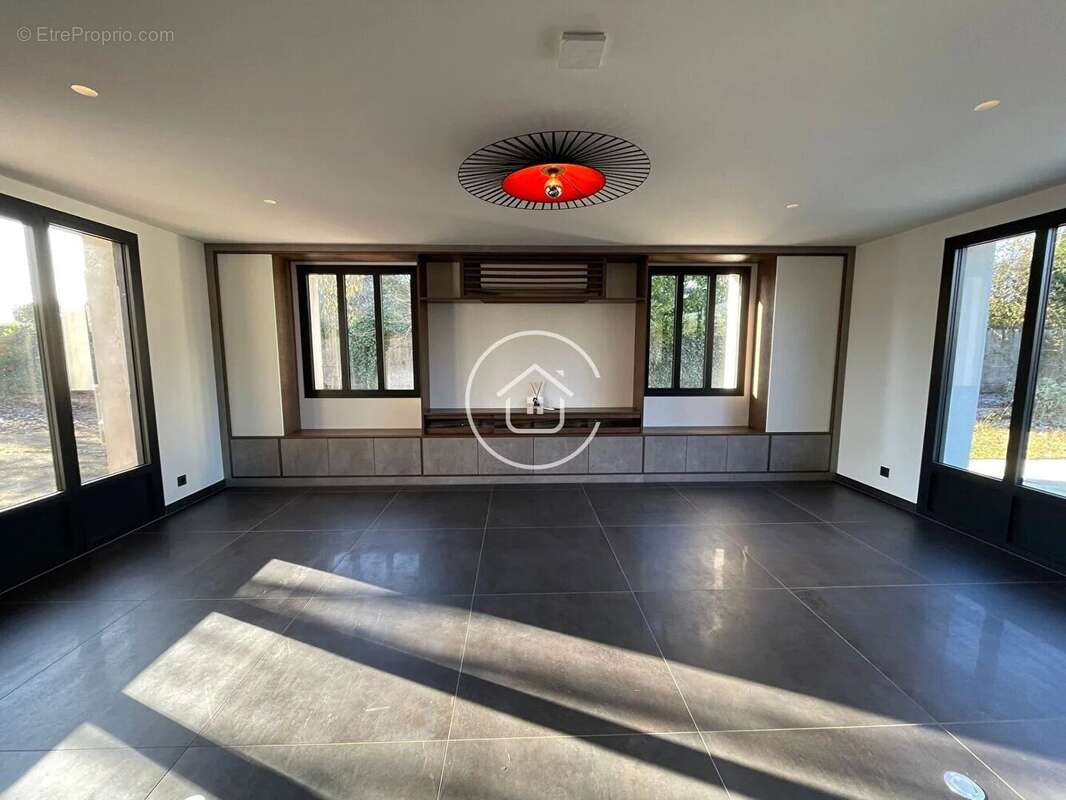 BLOIS VIENNE - MAISON - 3 chambres - 158 m² - photo 9