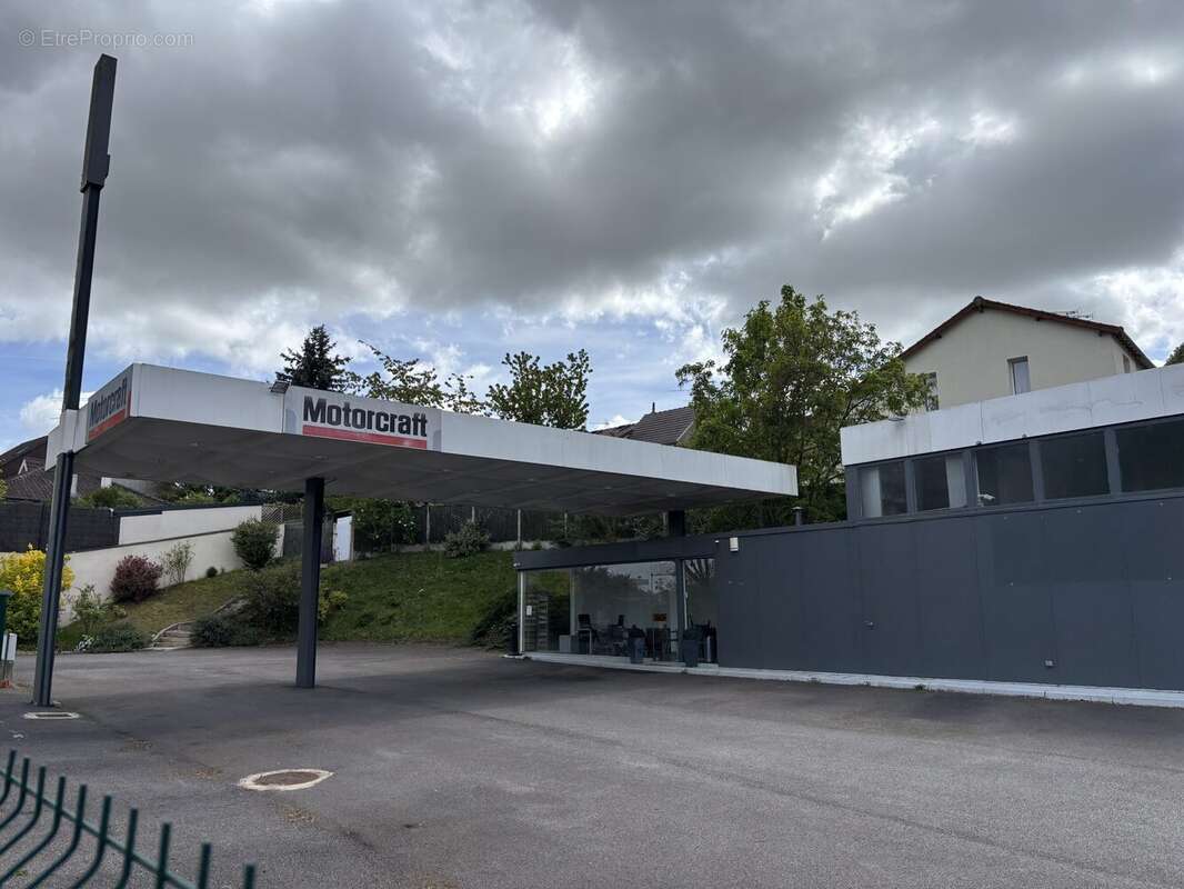 Terrain à FONTENAY-LE-FLEURY