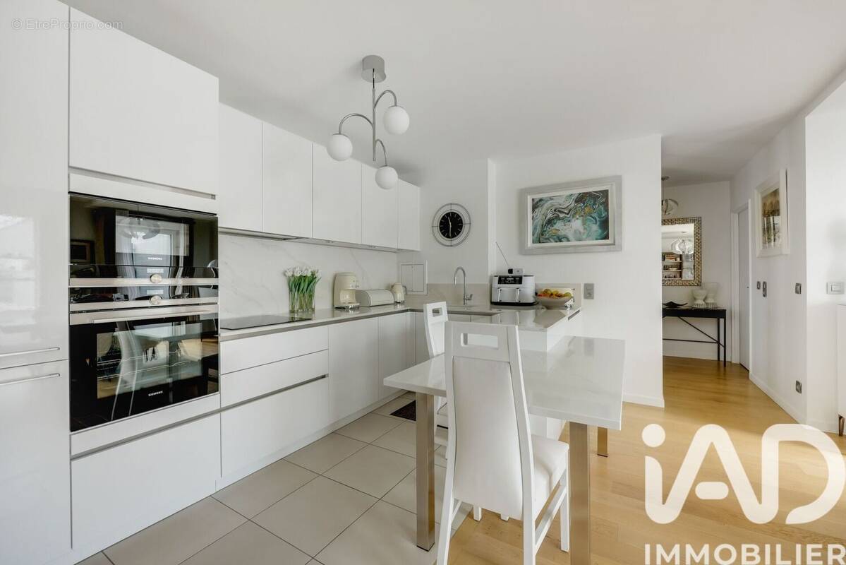 Photo 1 - Appartement à GARCHES