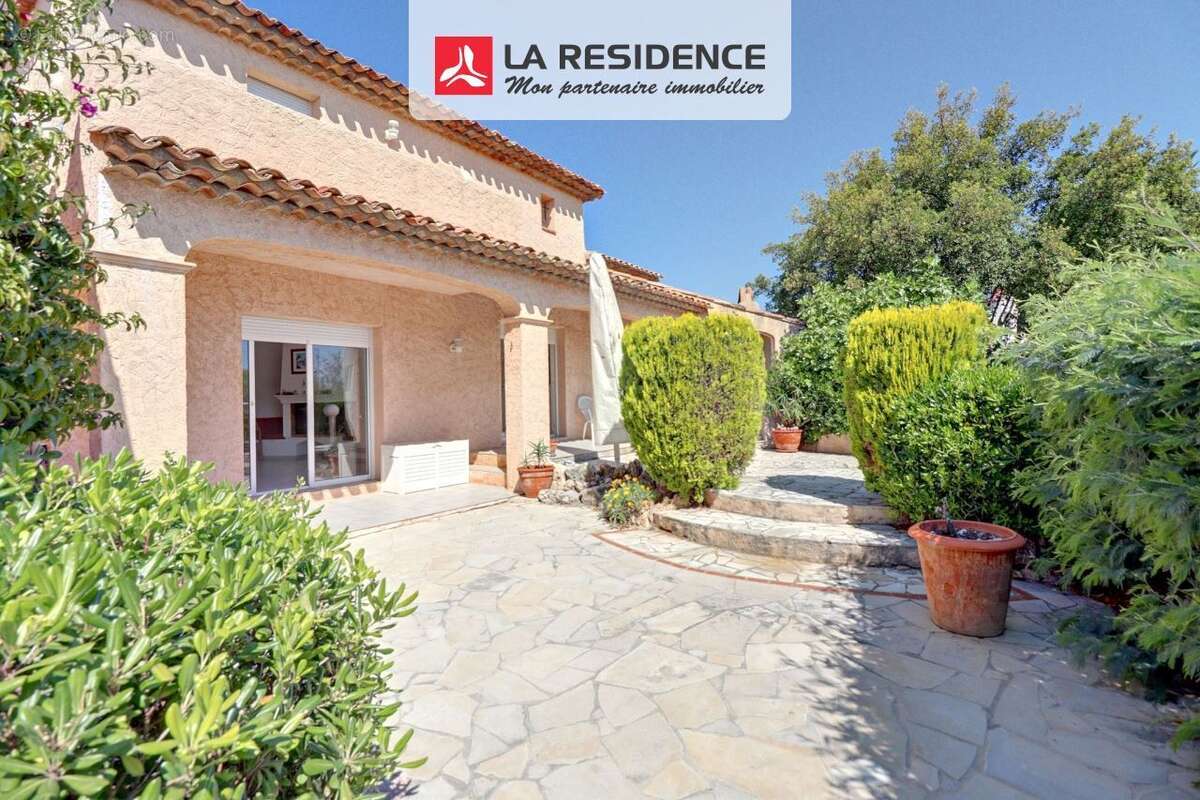Maison à ROQUEBRUNE-SUR-ARGENS