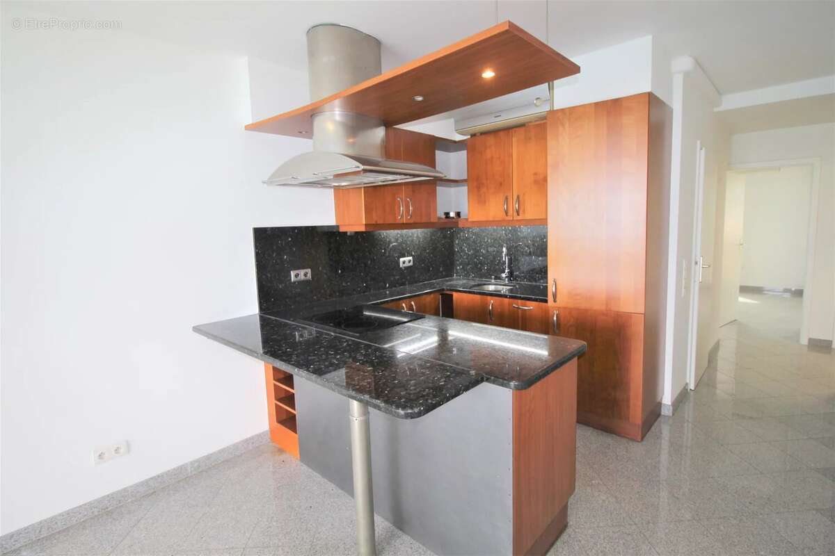 Appartement à VILLENEUVE-LOUBET