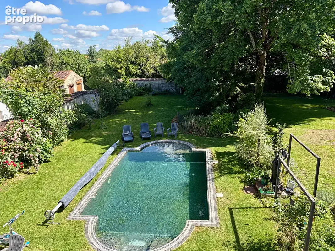 Majestique Maison de Maître avec gîte, beau jardin avec magnifique piscine, commerces à pied - photo 2