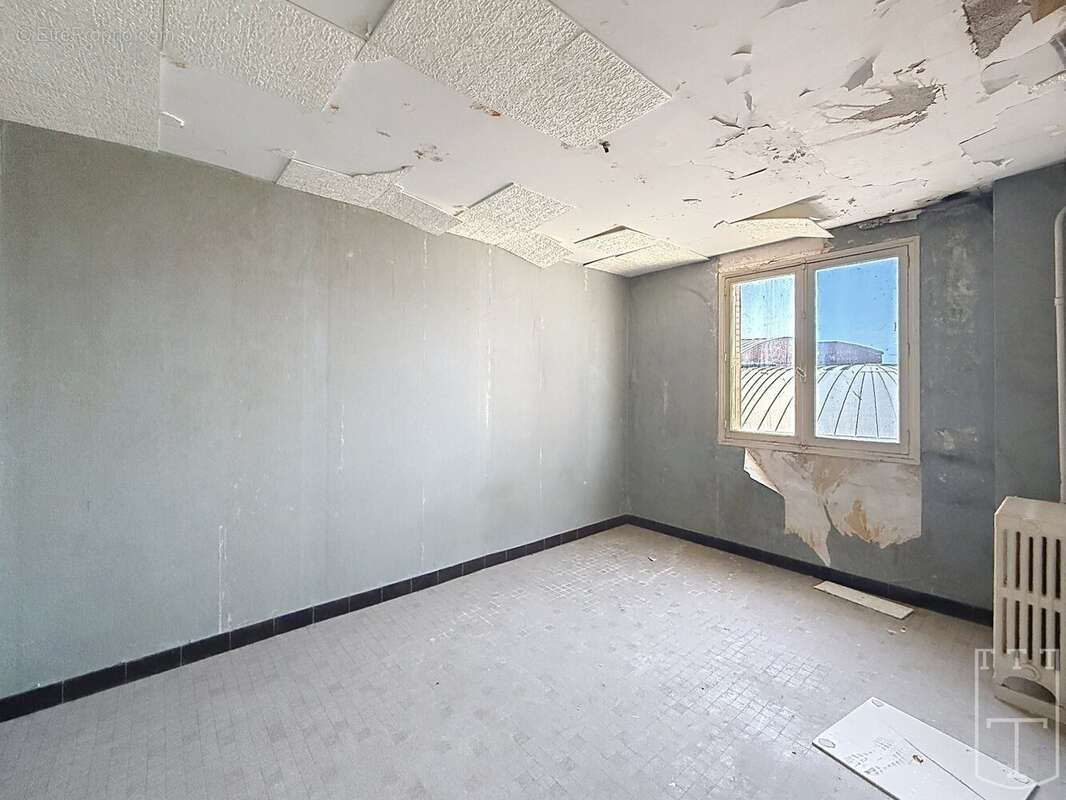 Exclusivite t2 à rénover - photo 15