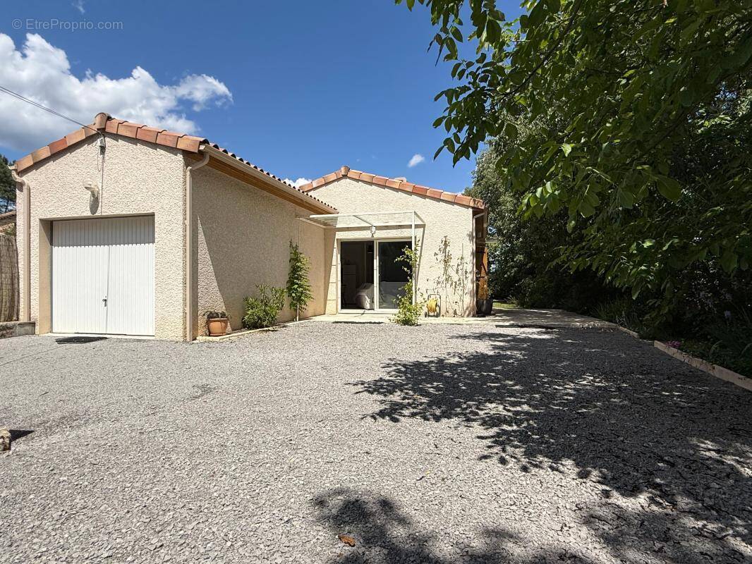 Maison à LABLACHERE