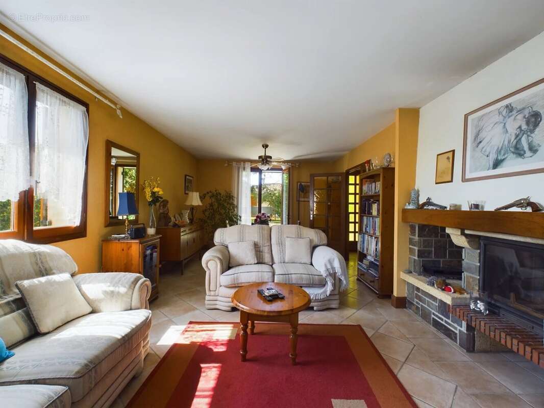 Maison à COULOUNIEIX-CHAMIERS