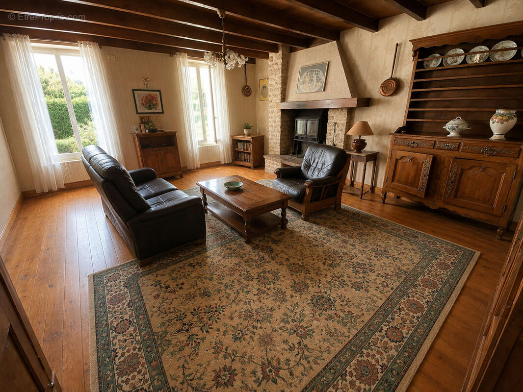 Maison à LA VERGNE