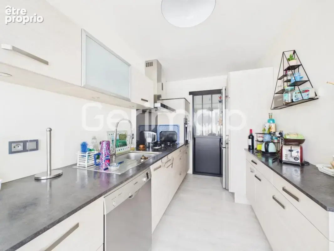 Vente - Appartement - 3 pièces + cuisine - 74,21 m² - 365 000 € - photo 5