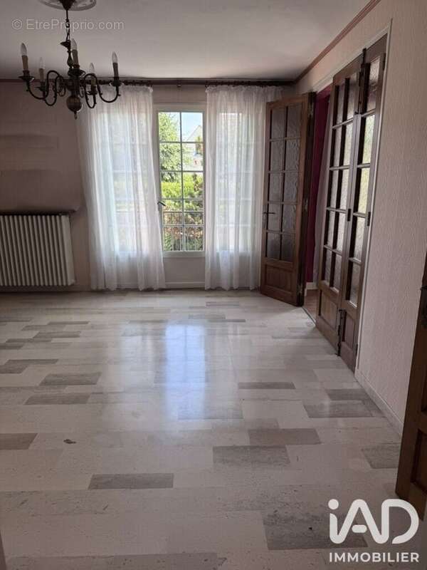 Maison 99 m² à Saint-Clement  - photo 4