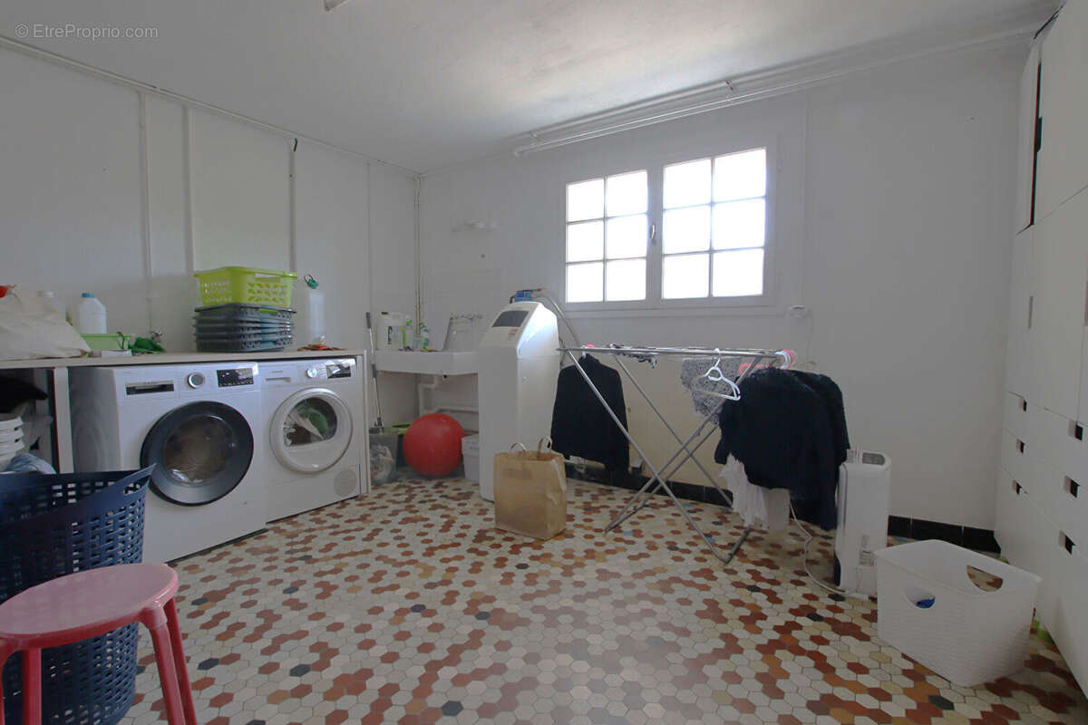 Maison 5 à 7 chambres dans le bourg de Vouillé - photo 17
