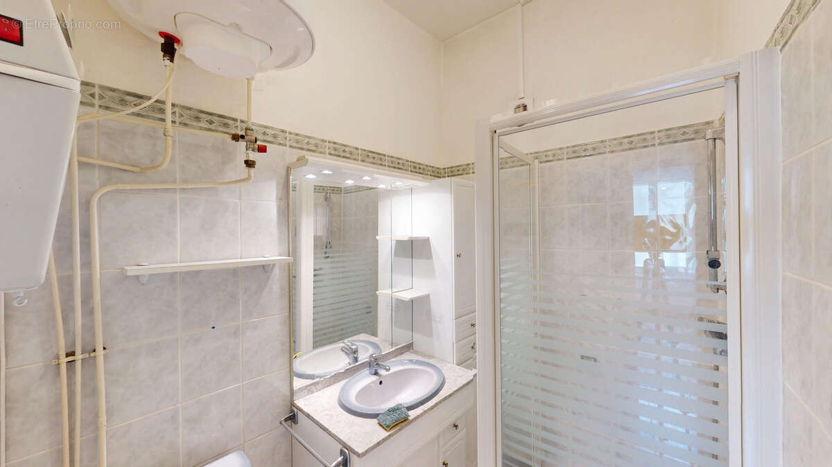 Appartement à UNIEUX