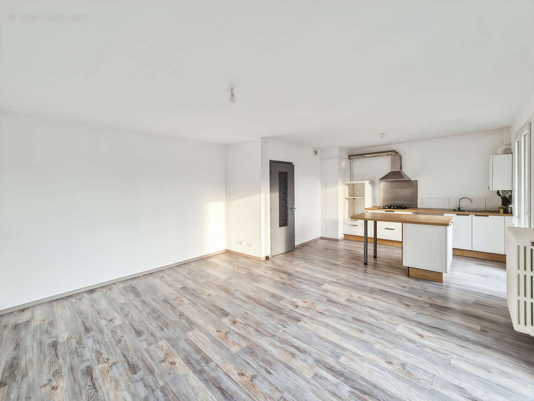 Appartement T3 de 67.4m2 à Auch - vendu libre - photo 4