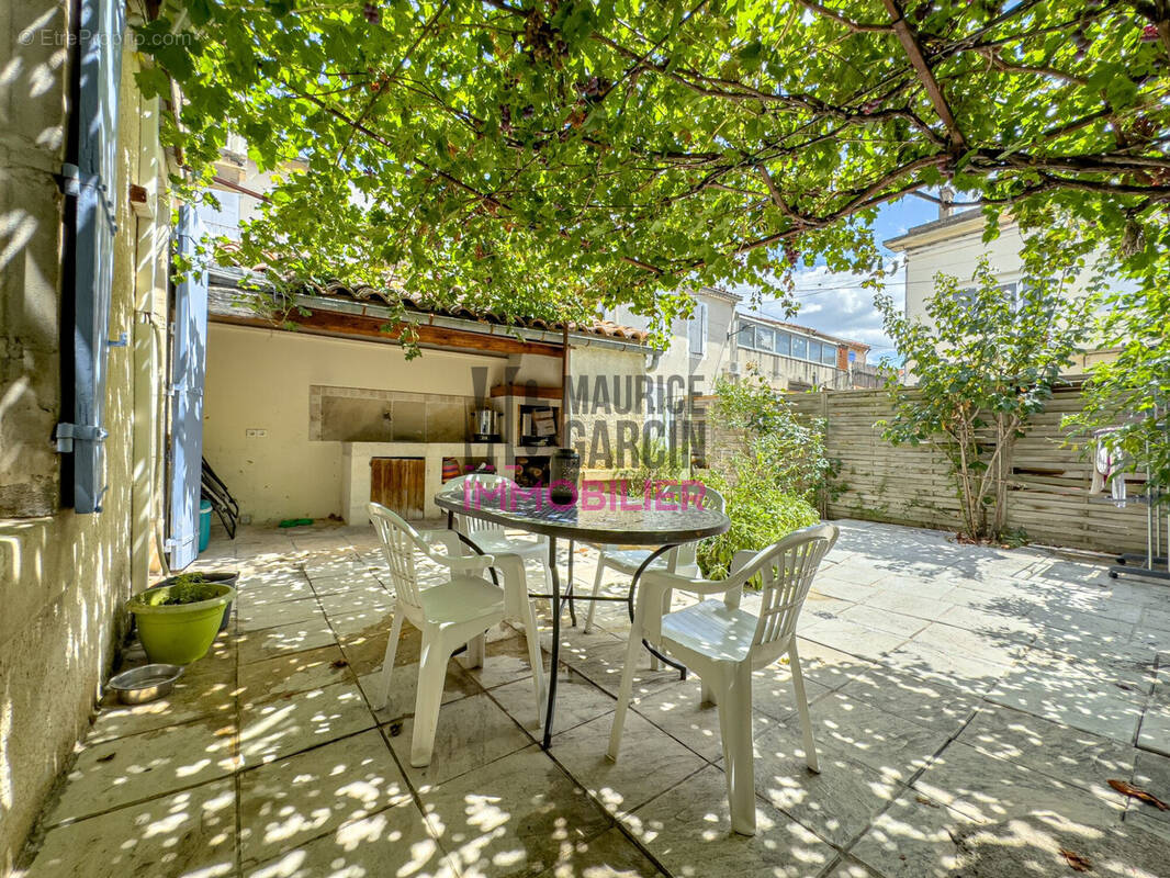 A vendre, à acheter, T3 avec jardin, 13160 Chateaurenard - Appartement à CHATEAURENARD