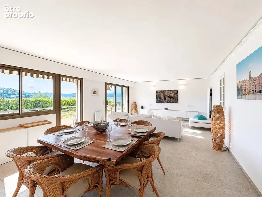Saint-tropez — pieds dans l’eau vue mer 3 chambres - photo 12