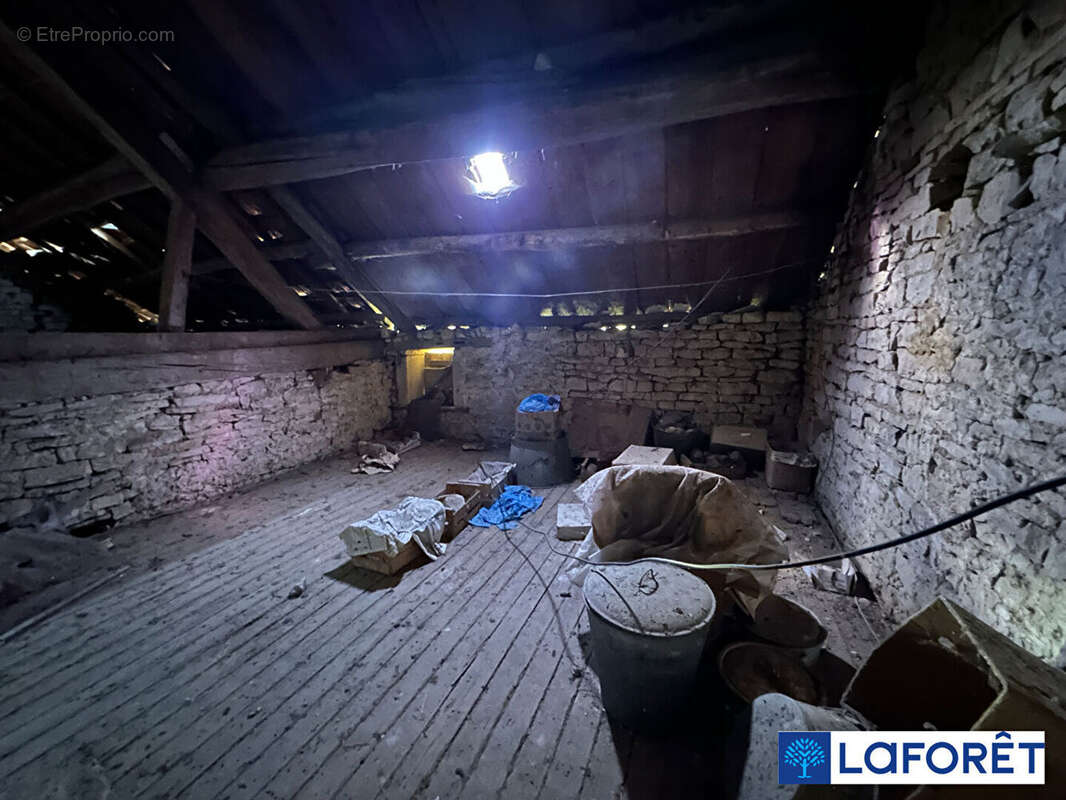 Maison à SAINT-MAURICE-SUR-VINGEANNE