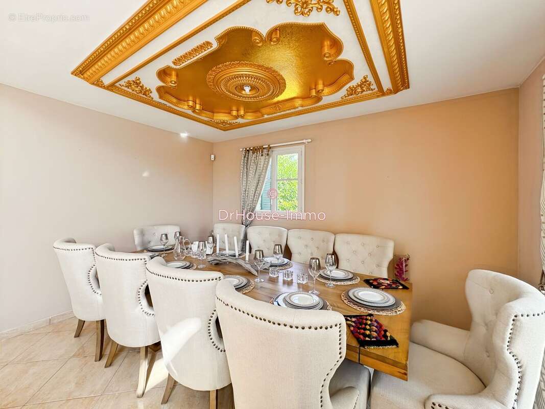 Maison à MONTEVRAIN