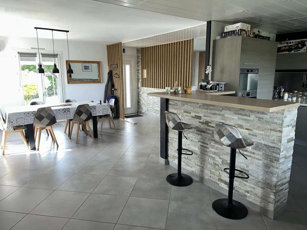 Maison à SAINT-MAURICE-LA-CLOUERE