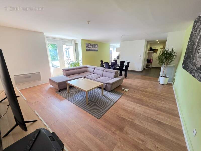 Appartement à vendre 4 pièces RIS ORANGIS (91) - photo 2