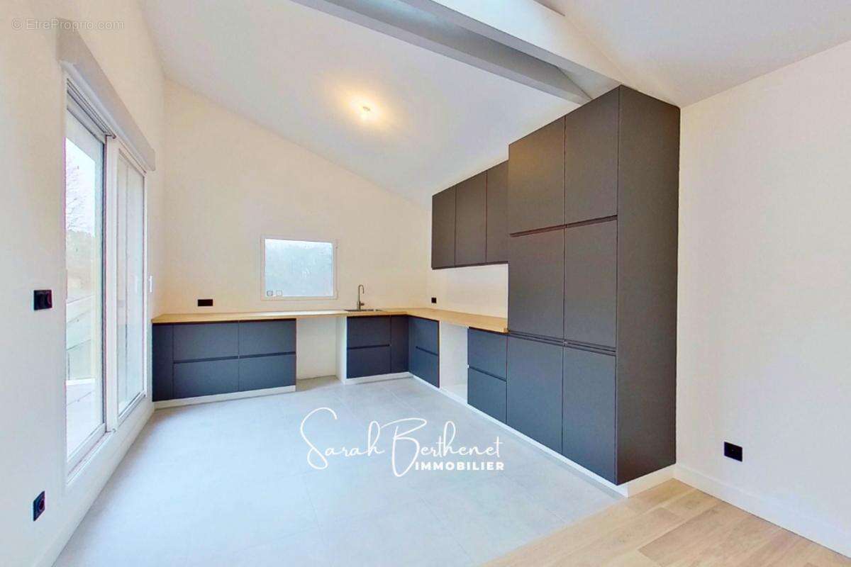 Appartement à CHAMPAGNE-AU-MONT-D&#039;OR