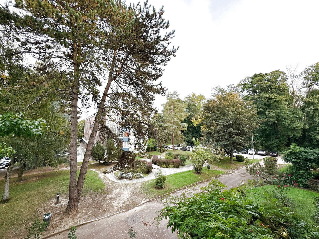 Appartement à SURVILLIERS