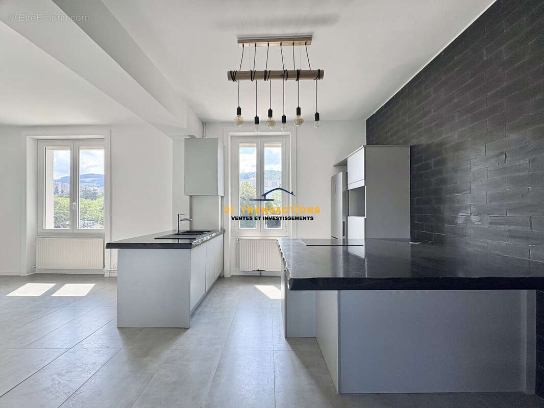 Appartement à SAINT-ETIENNE