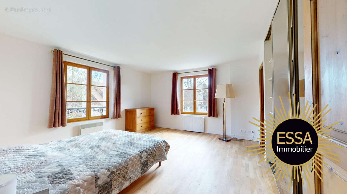 Maison à SAINT-NOM-LA-BRETECHE