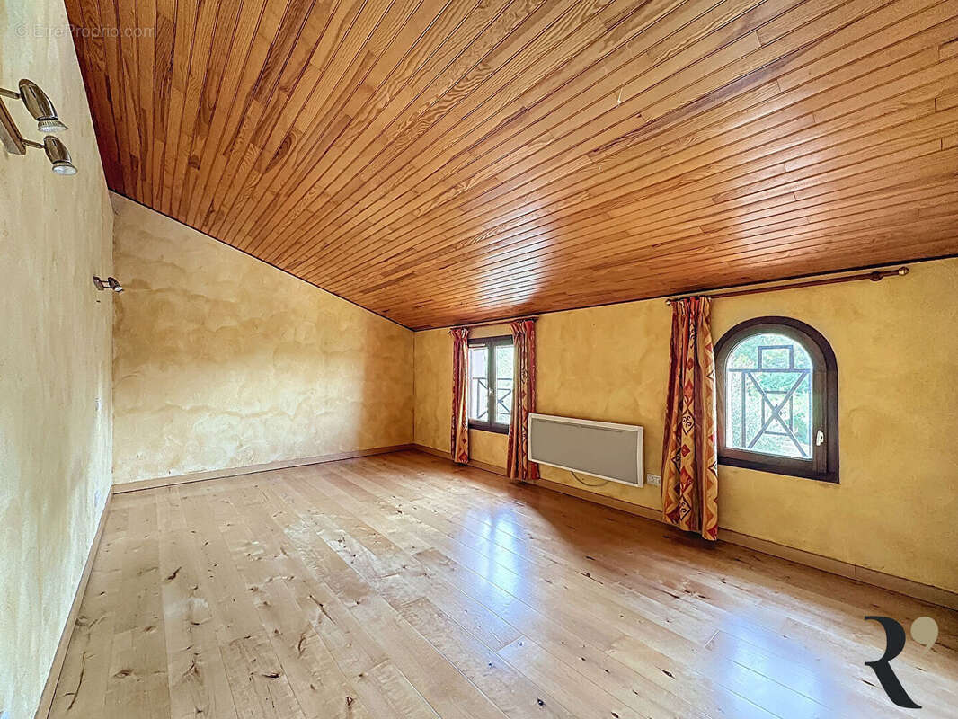 Maison à SAINT-ORENS-DE-GAMEVILLE