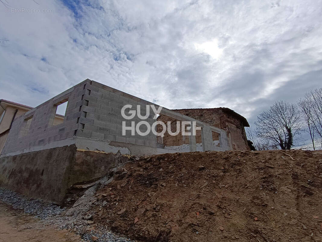 Maison à SAINT-MARTIN-LA-SAUVETE