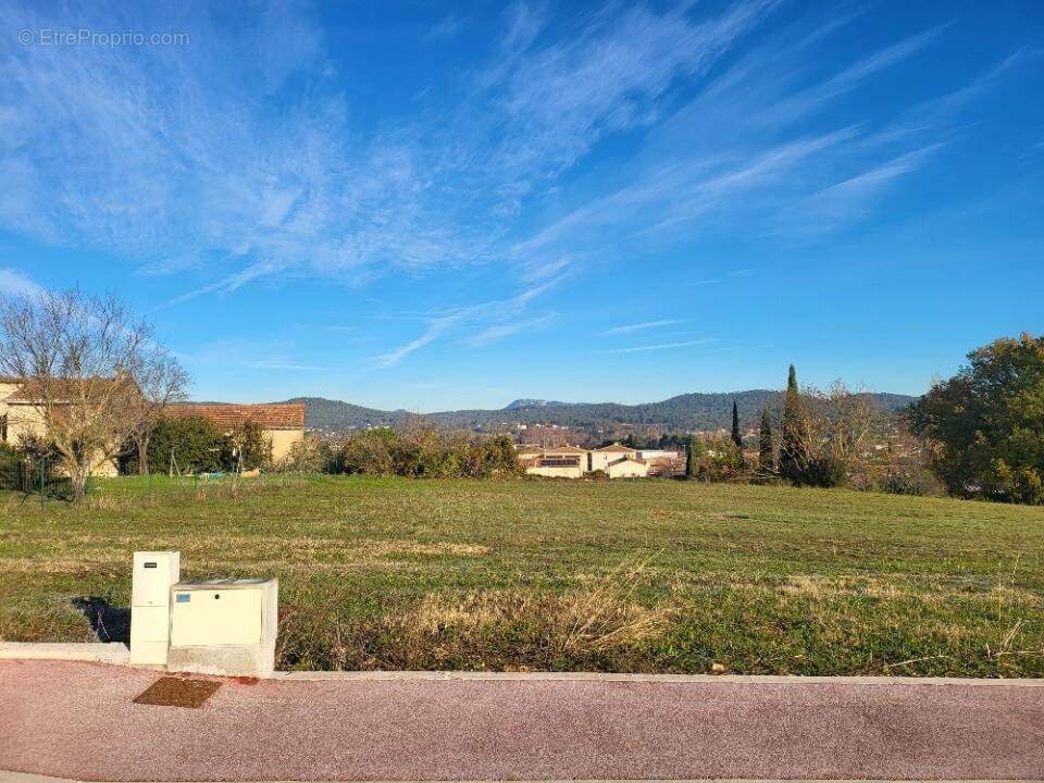 Terrain à BRIGNOLES