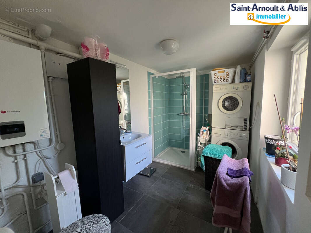 Maison à SAINT-ARNOULT-EN-YVELINES